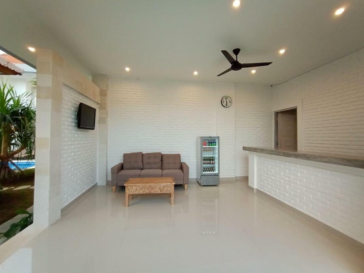 Berawa Dini Guesthouse ชังกู ภายนอก รูปภาพ